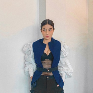 Gaduh Antara Awkarin dan Desainer Grafis, Ini Kronologinya