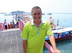Haru Menyelimuti Pemakaman Kadisparekraf DKI Cucu Ahmad Kurnia