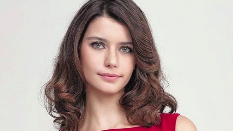Kelima aktris Turki terpopuler ini langganan dapat penghargaan. Sudah cantik, berbakat pula.