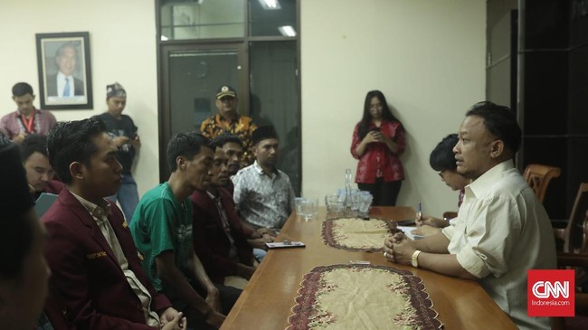 DPP IMM meminta Komnas HAM membantu mengusut kasus kekerasan aparat yang telah memakan korban dua mahasiswa di Kendari Sulawesi Tenggara.