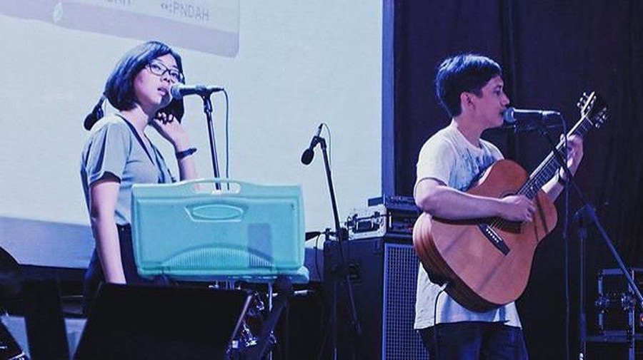 Matahari Pagi Ulasan mengenai sejumlah lagu karya Ananda Badudu ketika masih tergabung di Banda Neira.