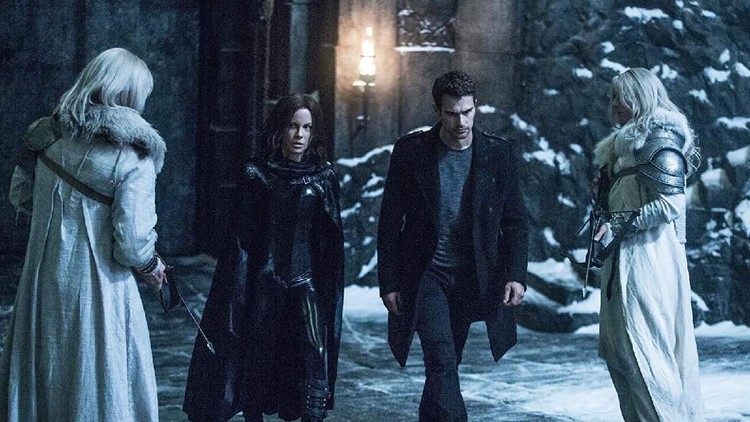 Bioskop Trans TV 'Underworld: Blood War' dan 'Chronicles of The Ghostly Tribe' akan hadir malam ini. Cek sinopsisnya, Bun.
