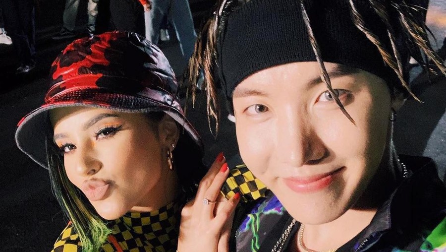 Lirik Lagu Chicken Noodle Soup - J-Hope BTS Feat Becky G Lirik Lagu Chicken Noodle Soup - J-Hope BTS Feat Becky G