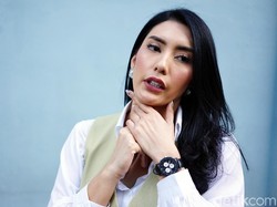 Heboh Gaya Berjemur Tyas Mirasih Saat Kena COVID-19, Seharusnya Gimana Sih?