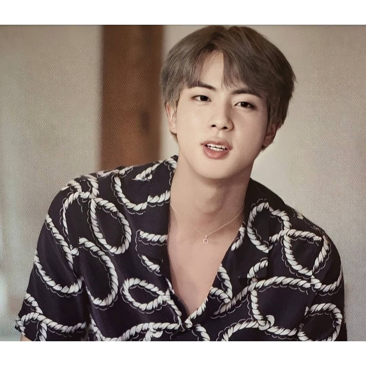 Jin BTS diketahui memiliki ketertarikan pada dunia kuliner&period; Selain gemar memasak Jin juga pernah menyebutkan apa saja makanan favoritnya&period; Apa saja&quest;