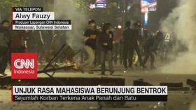 VIDEO: Unjuk Rasa Mahasiswa di Makassar Berujung Bentrok