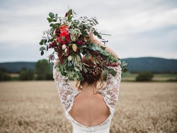 Wanita Ini Jalani Foto Prewedding Sendiri Meski Gagal Nikah, Alasannya Menohok