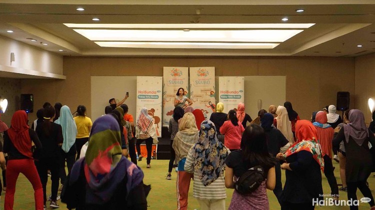 HaiBunda Squad bulan ini mengambil tema 'Septembergerak' dengan berisi acara Zumba bareng dan pijat bersama terapis profesional.