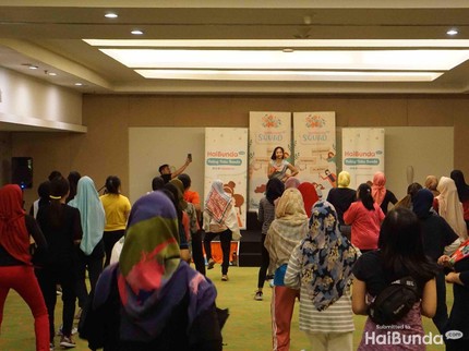Serunya HaiBunda Squad Septembergerak, Zumba plus Pijat Sehat