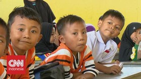 VIDEO: Setahun Pascagempa, Siswa Belajar di Sekolah Darurat