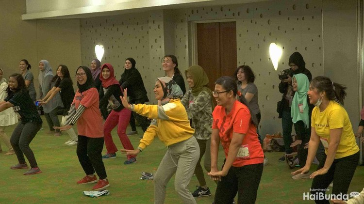 HaiBunda Squad Septembergerak mengajak para Bunda untuk zumba dan me time bareng. Begini keseruannya.