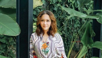 MAIA ESTIANTY INFUS VITAMIN SELAMA ISOLASI MANDIRI