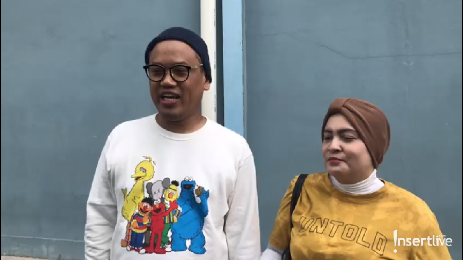 Penjelasan Uya Kuya Usai Prank Istri Sampai Baper Uya Kuya belum lama ini melakukan prank kepada sang istri, Astrid Kuya hingga cemburu dan menangis.