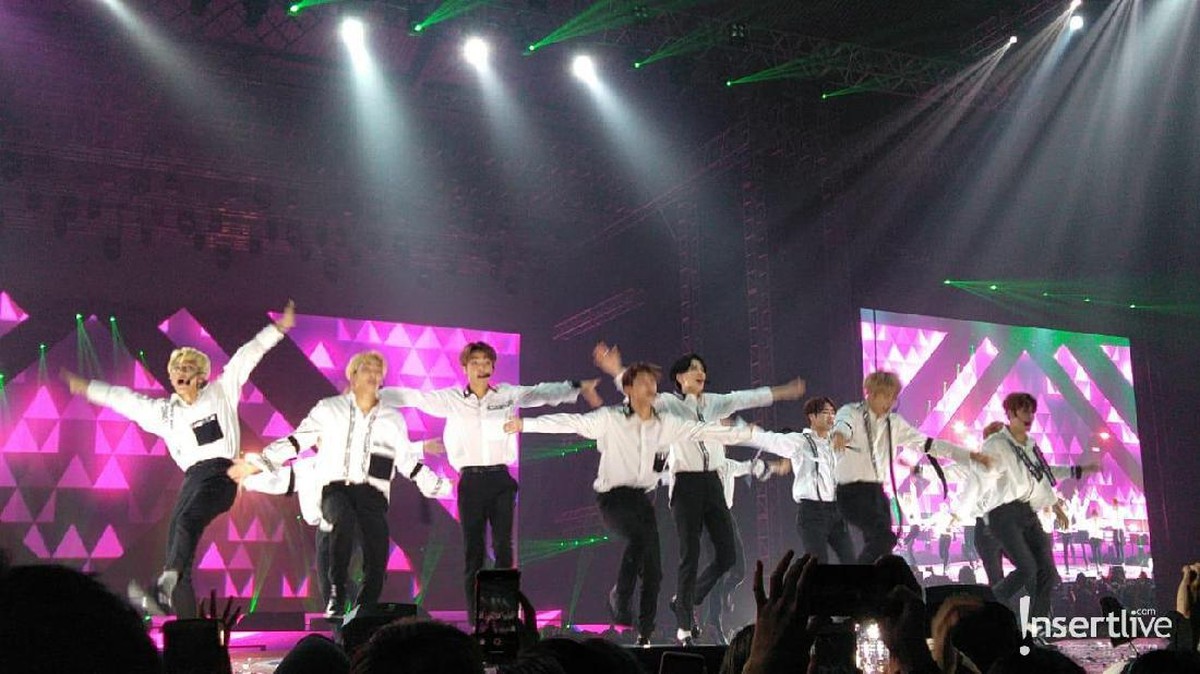 Acara Super K-pop Festival menampilkan sejumlah artis ternama asal korea Selatan&period; Berikut ini sejumlah potret penampilan para artis yang memeriahkan acara&period;