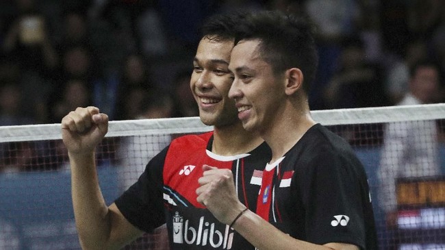 Persaingan tiga ganda putra Indonesia Fajar/Rian, Kevin/Marcus dan Ahsan/Hendra bukan sesuatu hal yang harus disayangkan.