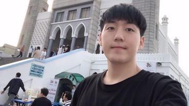 Ucapkan Syahadat, Jay Kim YouTuber Korea Selatan Resmi Mualaf
