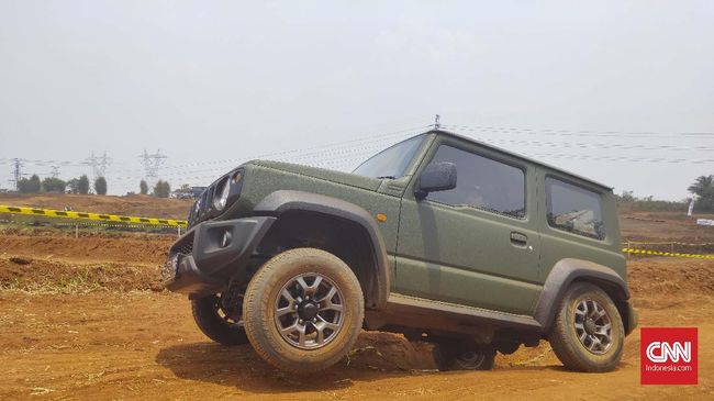 Pelat Dinas TNI di Suzuki Jimny Viral Minta Isi Pertalite Ditarik TNI AD menyatakan pelat dinas yang digunakan di Suzuki Jimny sudah habis masa berlakunya.