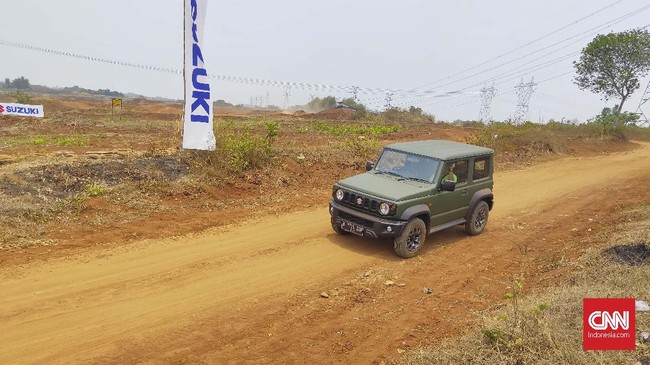 Sebelumnya Suzuki di India dilaporkan sudah menguji coba produksi satu unit Jimny menggunakan kit CKD dari Jepang.