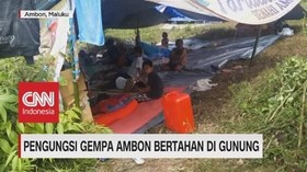 VIDEO: Pengungsi Gempa Ambon Bertahan di Gunung