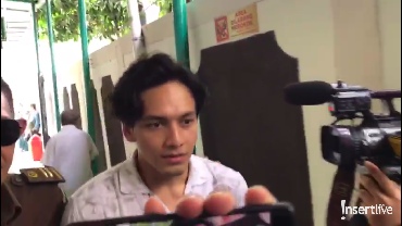 img-title Rasa Pilu Ibunda Saat Sidang Narkoba Perdana Jefri Nichol