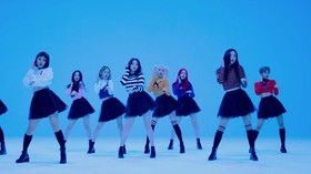 MOMOLAND dan The Boyz Panaskan SKF 2019
