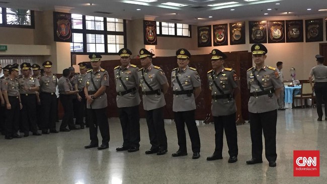Kapolri Jenderal Tito Karnavian memimpin sertijab tiga kapolda baru di Mabes Polri, Senin (30/9), yakni Kapolda Papua, Kapolda SUltra, dan Kapolda Riau.