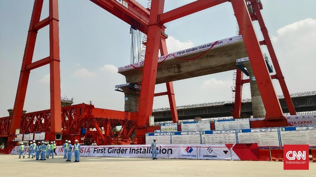 Girder Pertama Kereta Cepat Jakarta-Bandung Dipasang Girder pertama kereta cepat Jakarta-Bandung telah dipasang. Balon beton seberat 900 ton ini menandai progres proyek yang ditargetkan beroperasi 2021 nanti.