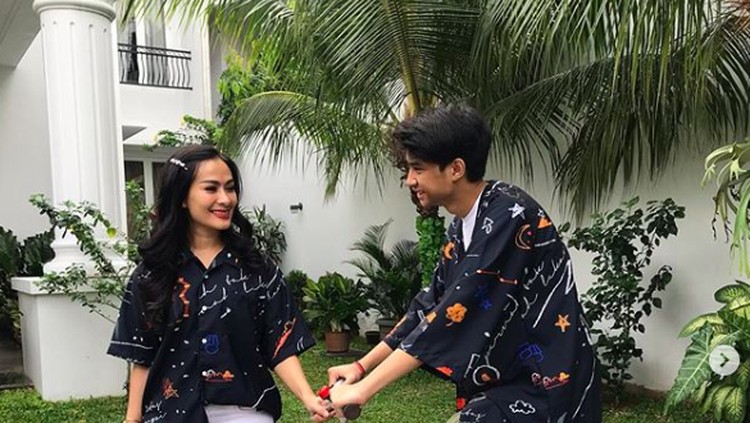 Kamar Devano jadi sorotan netizen nih, Bun. Coba intip balkon dan rooftop-nya deh!