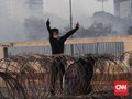 Demo Ricuh di Jalan Tol, Massa Lempari Polisi dengan Petasan