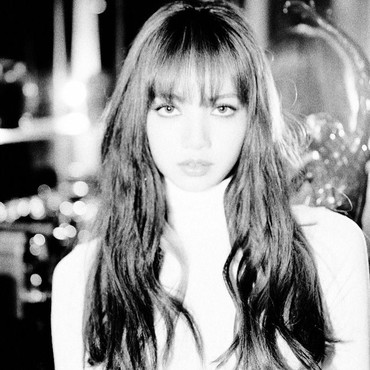 Begini Penampilan Lisa BLACKPINK yang Dipuji Bak Artis Barat