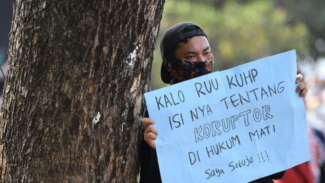 PBB ikut mengkritik keras pasal-pasal kontroversial KUHP baru Indonesia.