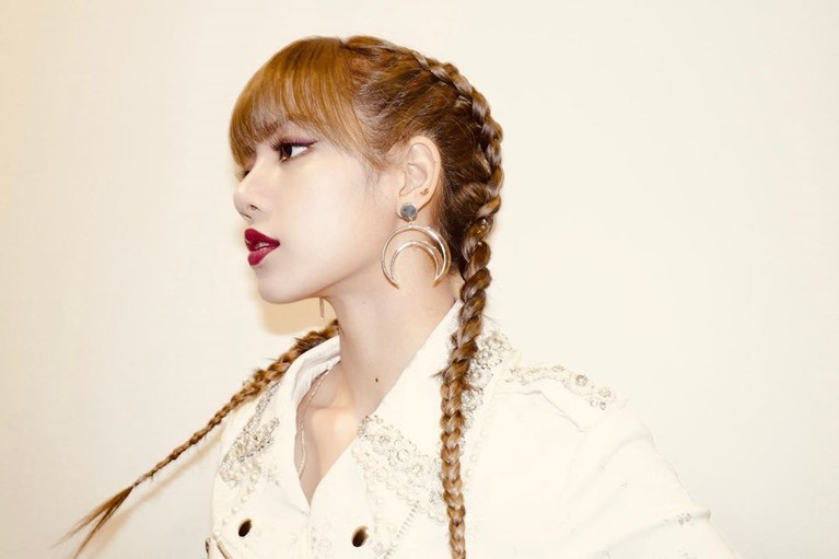 Miliki Bibir Seksi, 7 Artis Korea Ini Bikin Lutut Lemas Berikut ini sederet artis asal Korea Selatan yang miliki bibir seksi versi Insertlive, siapa saja mereka?