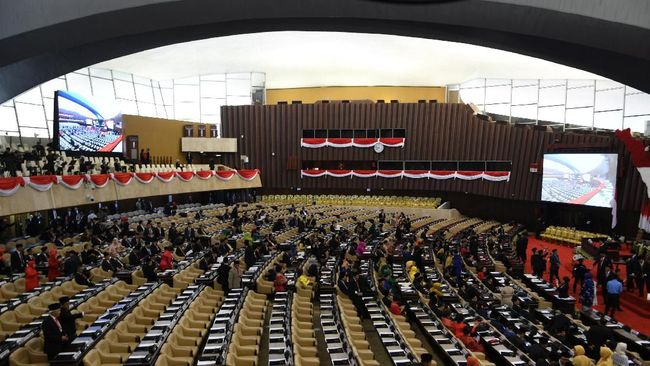 711 Anggota MPR Resmi Dilantik Sebanyak 711 Anggota MPR RI periode 2019-2024 resmi dilantik di Kompleks MPR/DPR, Senayan, Jakarta Selasa (1/9).