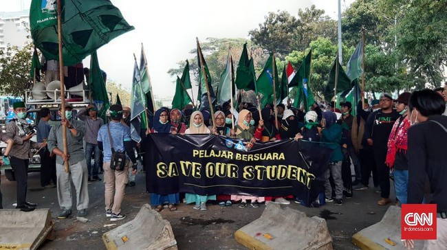 Ratusan kader HMI se-Jabodetabek akan melakukan unjuk rasa di Istana Negara terkait kasus salah tangkap guru ngaji asal Bekasi.