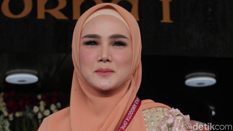 Selain Irish Bella, ada beberapa bunda seleb yang juga menghadapi kematian anaknya sejak dari dalam kandungan.