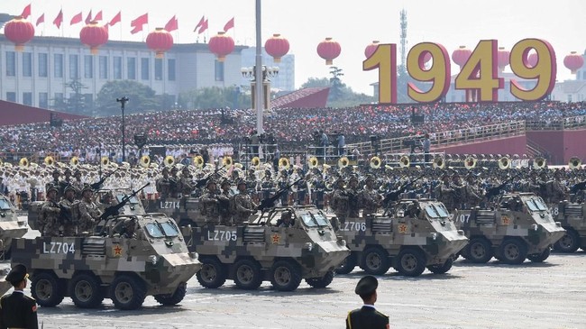 Presiden Xi Jinping berencana mereformasi besar-besaran militer China menyusul ambisinya membuat angkatan bersenjata terkuat di dunia kalahkan Amerika Serikat.