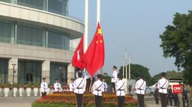 VIDEO: Bendera China dan Hong Kong Bersanding Dalam HUT RRC