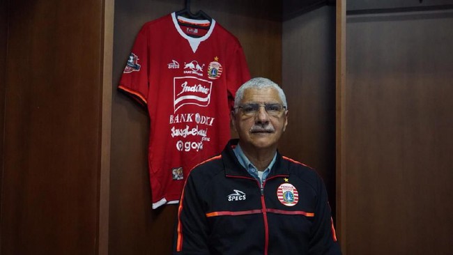 Bek asing Persija Jakarta Alexandre Luiz Reame atau Xandao yakin pelatih anyar Edson Tavares bisa mengembalikan Macan Kemayoran ke jalur kemenangan.