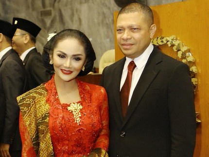 Pasang Surut Perjalanan Cinta KD, Banyak Diterpa Isu Selingkuh