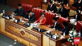 Rapat Paripurna DPR Pengesahan AKD Molor Hampir Dua Jam