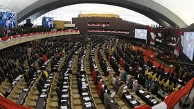DPR Resmi Tetapkan Anggota 11 Komisi Periode 2019-2024