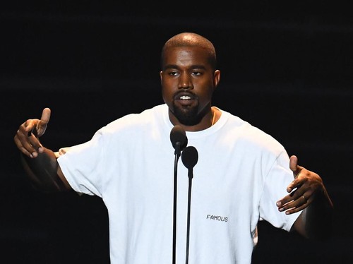 Kanye West performs on stage during the 2016 MTV Video Music Awards on August 28, 2016 at Madison Square Garden in New York. (Photo by Jewel SAMAD / AFP)