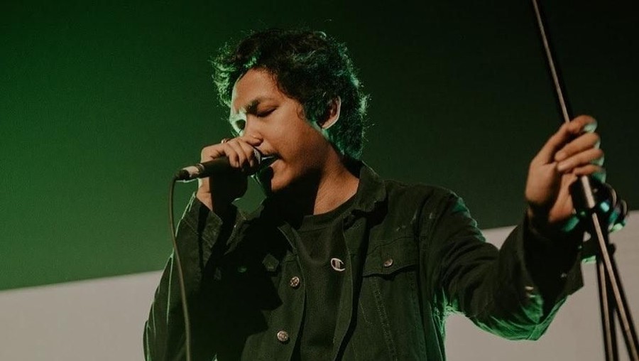 Lirik Lagu Evaluasi - Hindia Lirik Lagu Evaluasi - Hindia