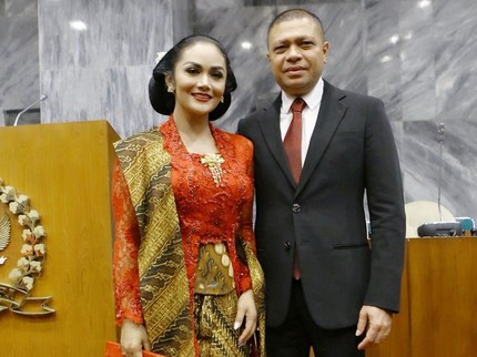 Suami Krisdayanti Mendadak Pasang Status Perselingkuhan, Wow Ada Apa