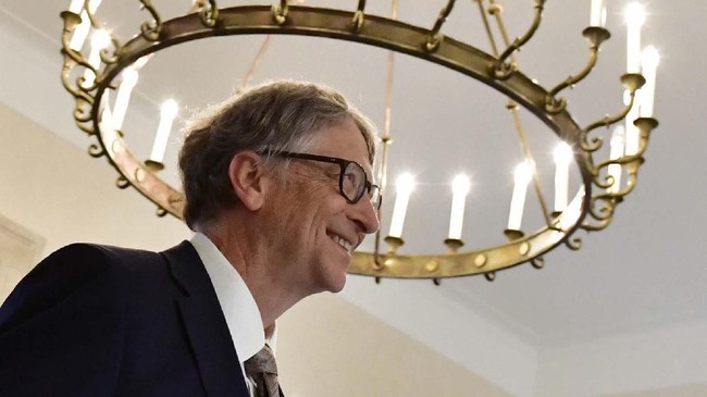 Pendiri Microsoft Bill Gates memprediksi penemuan vaksi virus corona dan pentingnya kebijakan lockdown untuk kurangi penyebaran covid-19.