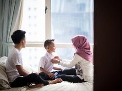 Viral Anak Buatkan Sarapan Ayah, Ini Adab dan Akhlak Kepada Orang Tua