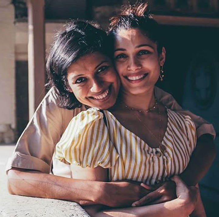 <p>Freida Pinto dan kakaknya mirip enggak? (Foto: Instagram/ @freidapinto)</p>