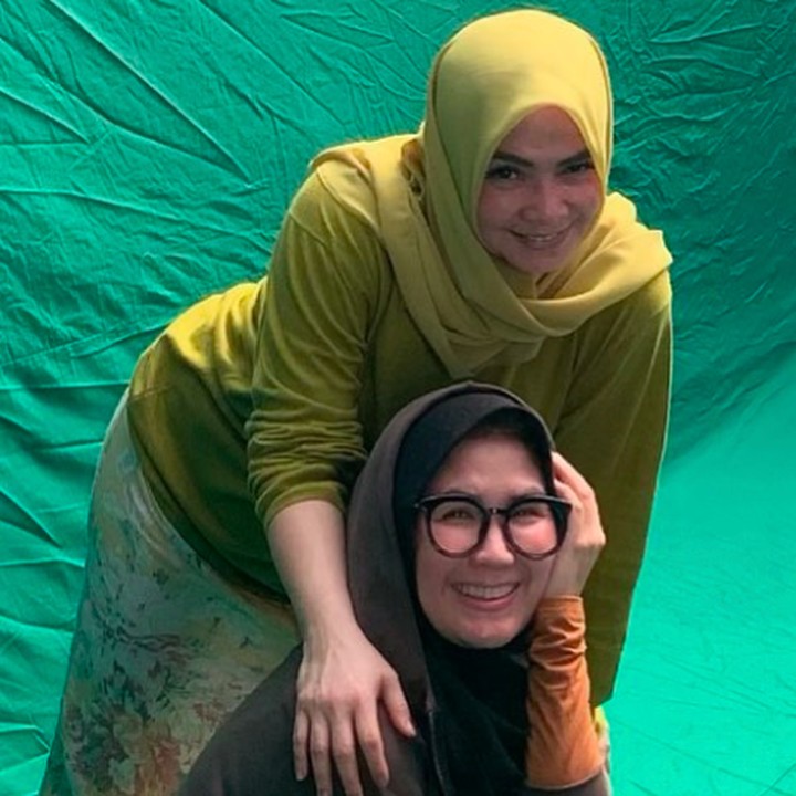 <p>Saat Nicky menggelar konser bertajuk 'Terus Berlari' di Balai Sarbini, Jakarta, 23 Agustus lalu, Rieta sangat <em>support</em> dan hadir menyaksikan langsung. Ibu mertua Raffi Ahmad ini bahkan mengajak Rafathar sang cucu. (Foto: Instagram @rieta_amilia)</p>