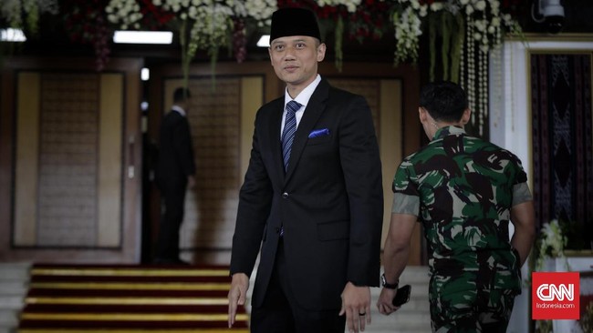 Wakil Ketua Umum Partai Demokrat Agus Harimurti Yudhoyono mengaku tak mendapat tawaran dari Presiden Joko Widodo soal jatah wakil menteri,