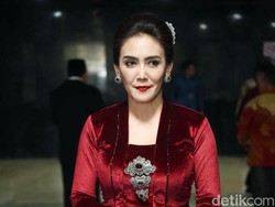 Nenek Rieke Diah Pitaloka Meninggal Dunia